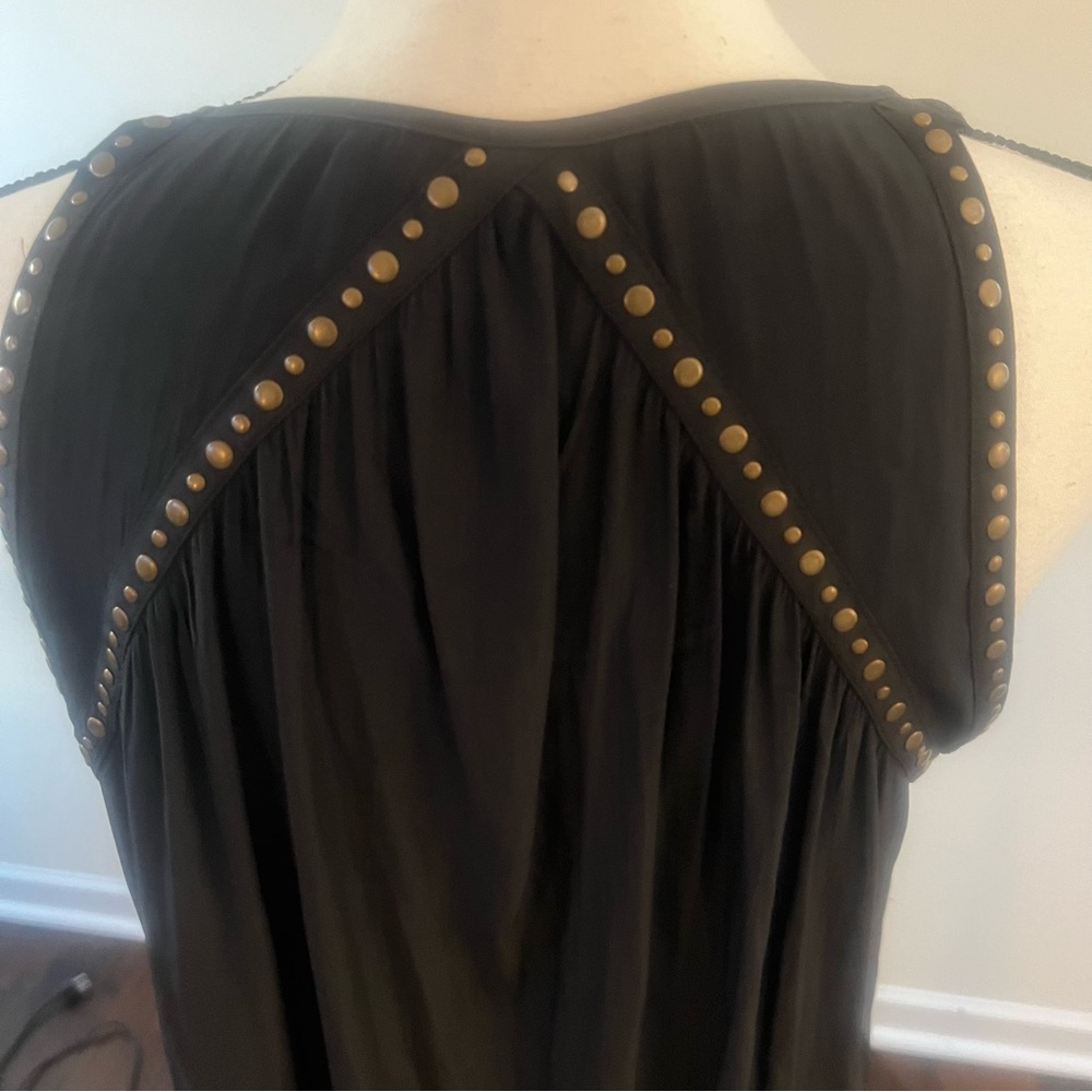 Ramy Brook

Mae V-Neck Sleeveless Stud-Trim Top. XS never worn - Picture 3 of 4